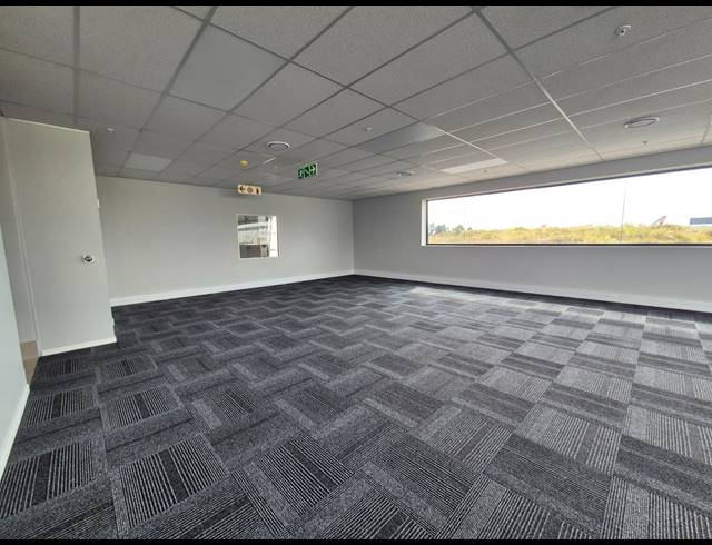 8,315M² WAREHOUSE TO LET IN AIRPORT PARK